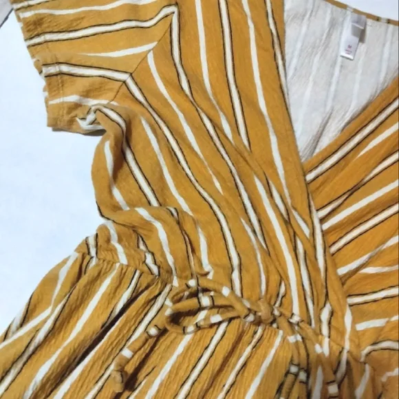 Xhilaration golden yellow faux wrap dress size M - Picture 2 of 6
